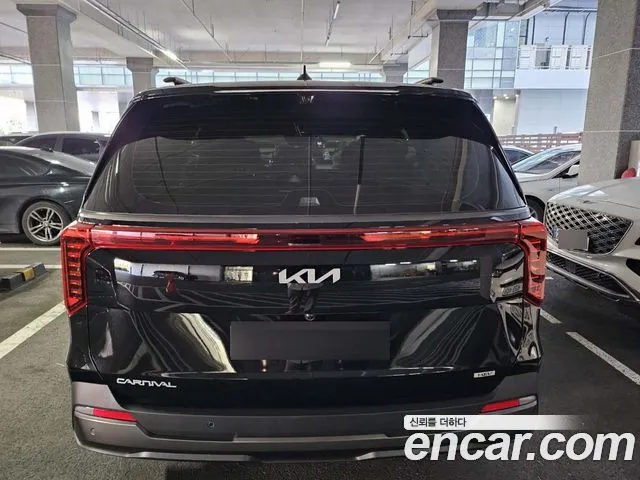 Kia Carnival — фото 4