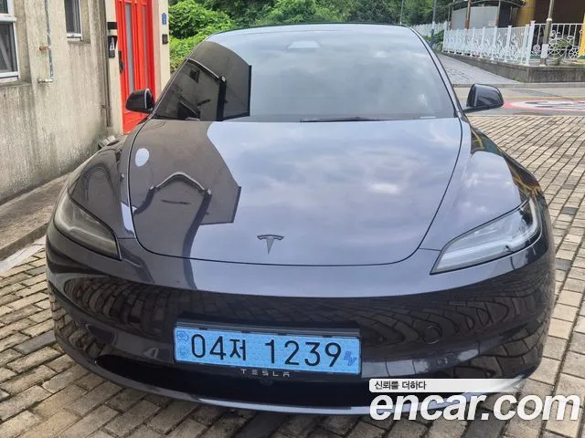 Tesla Model 3 — фото 1