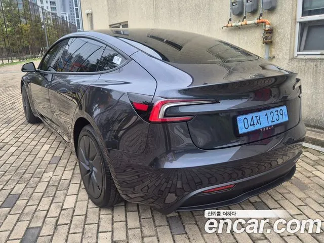 Tesla Model 3 — фото 10