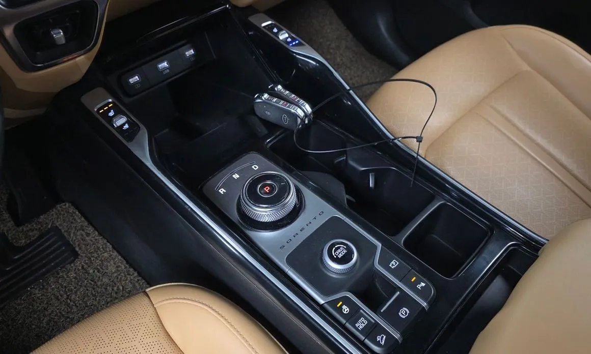 Kia Sorento — фото 6