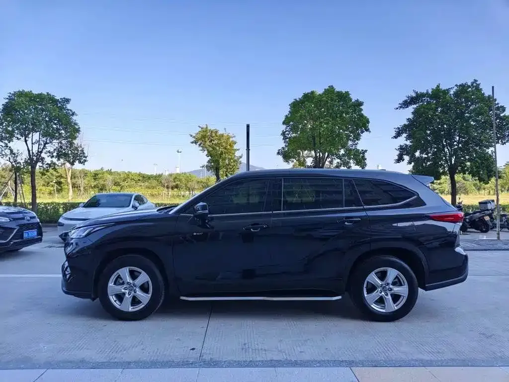Toyota Highlander — фото 4