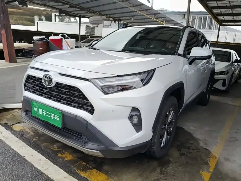 Toyota RAV4 — фото 4