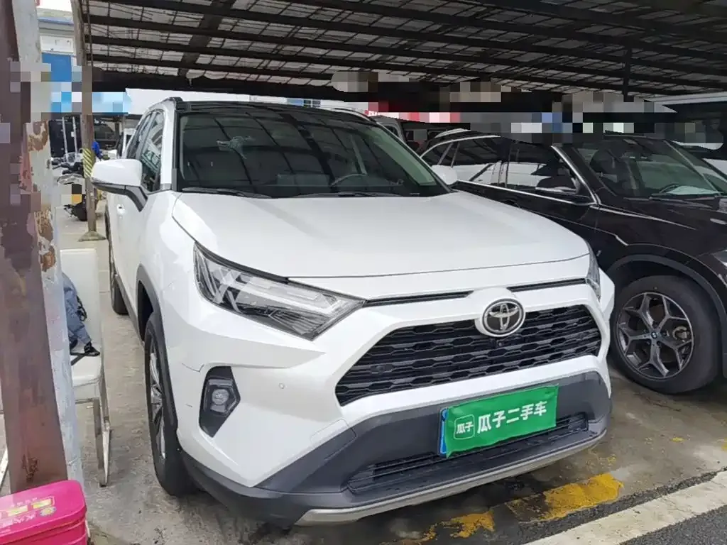 Toyota RAV4 — фото 5