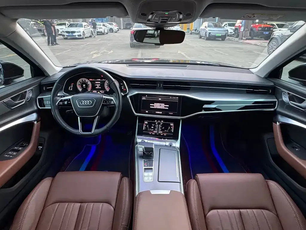 Audi A6L — фото 2