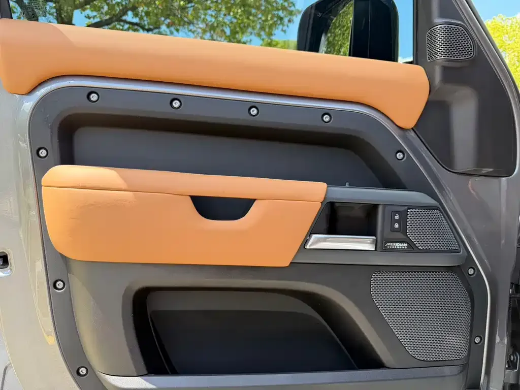 Land Rover Defender — фото 3