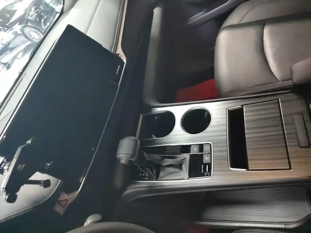 Toyota Sienna — фото 2