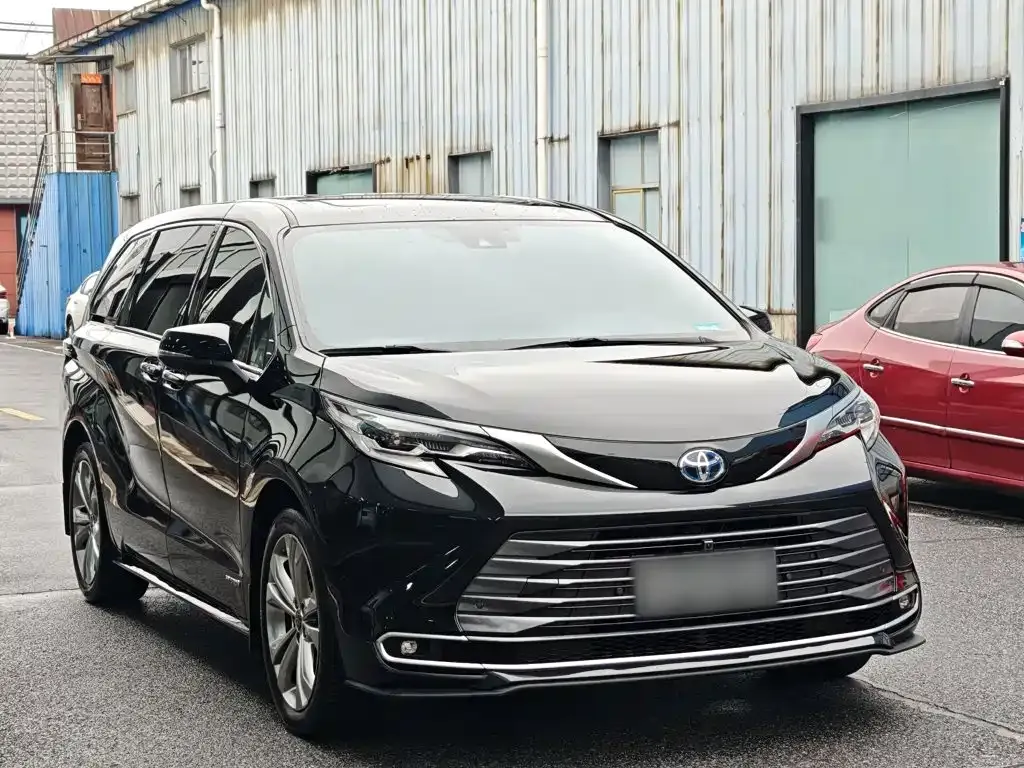 Toyota Sienna — фото 7