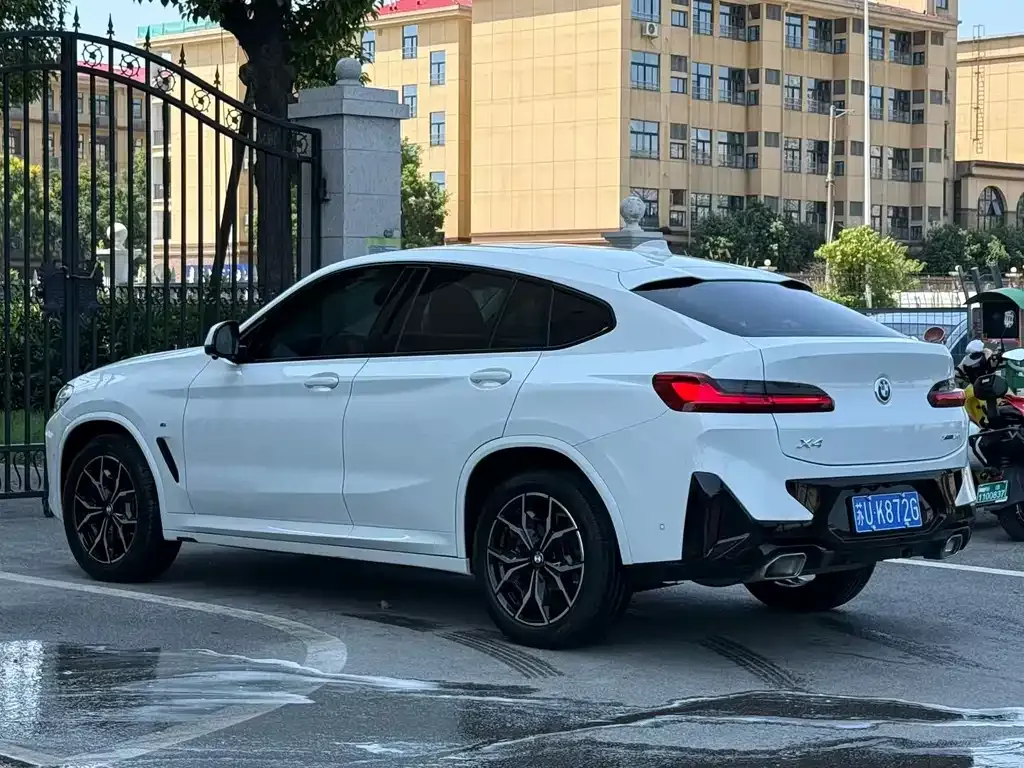 BMW X4 — фото 8