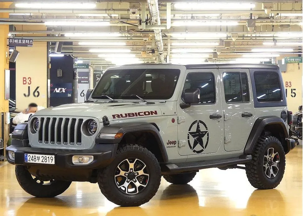 Jeep Wrangler — фото 1