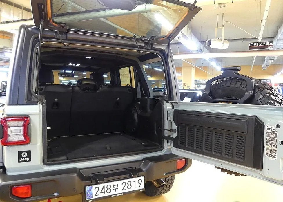 Jeep Wrangler — фото 2