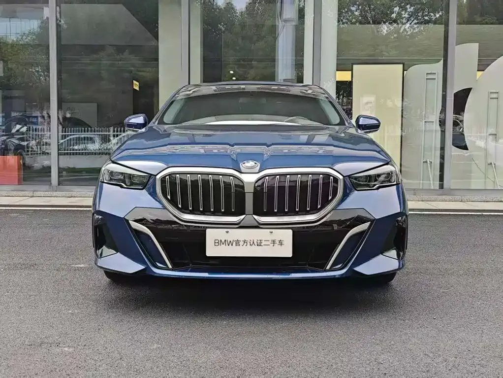 BMW 5 Series — фото 10