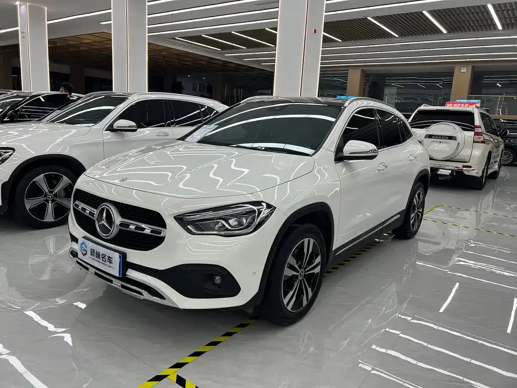 Mercedes-Benz GLA — фото 1