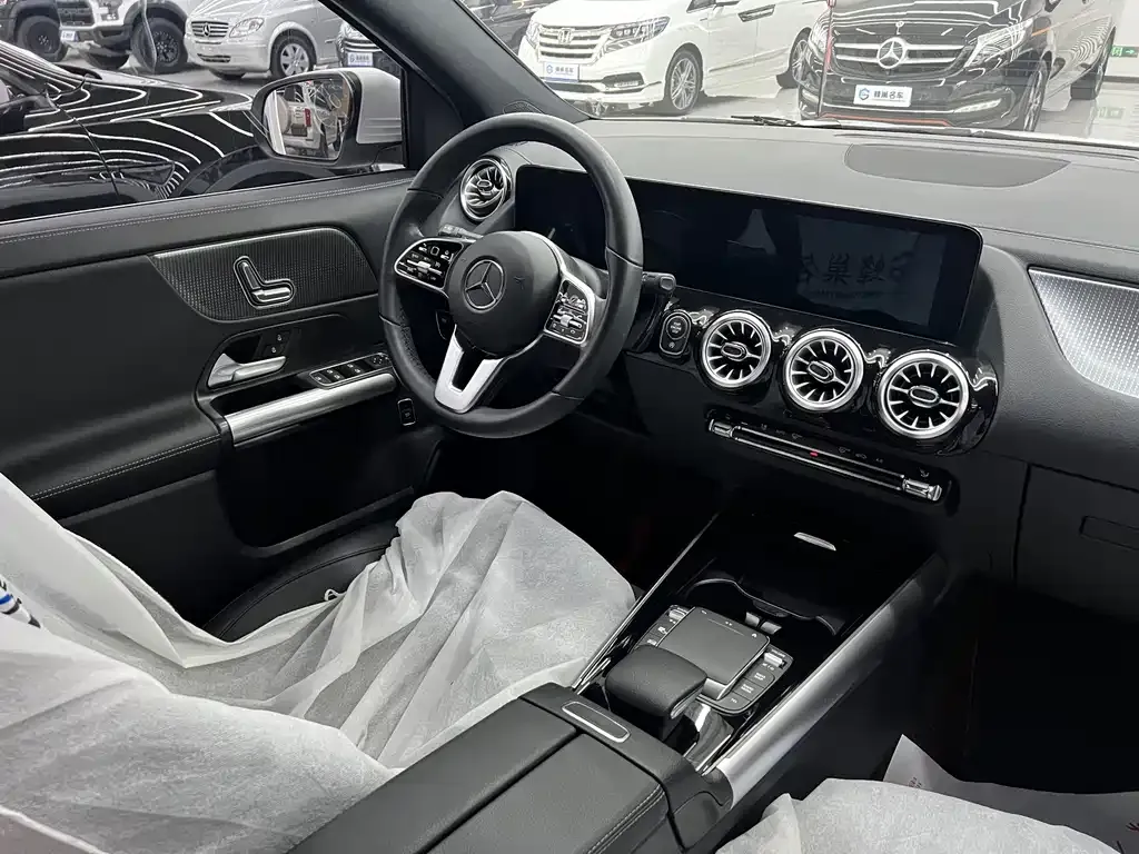 Mercedes-Benz GLA — фото 9