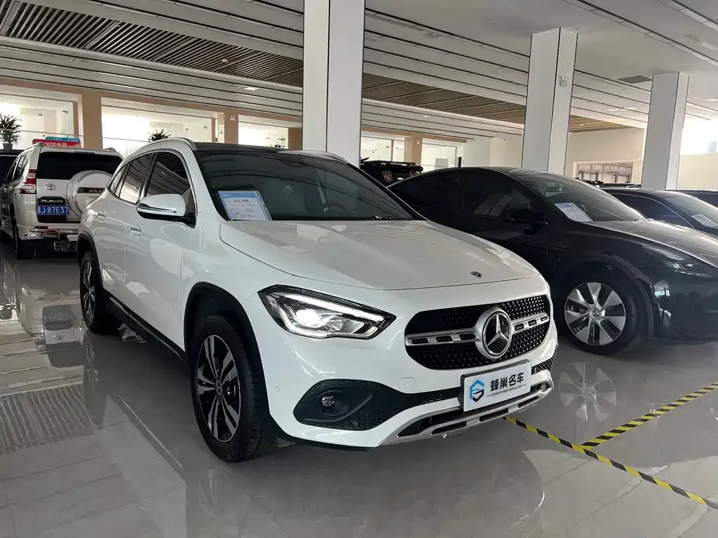 Mercedes-Benz GLA — фото 10