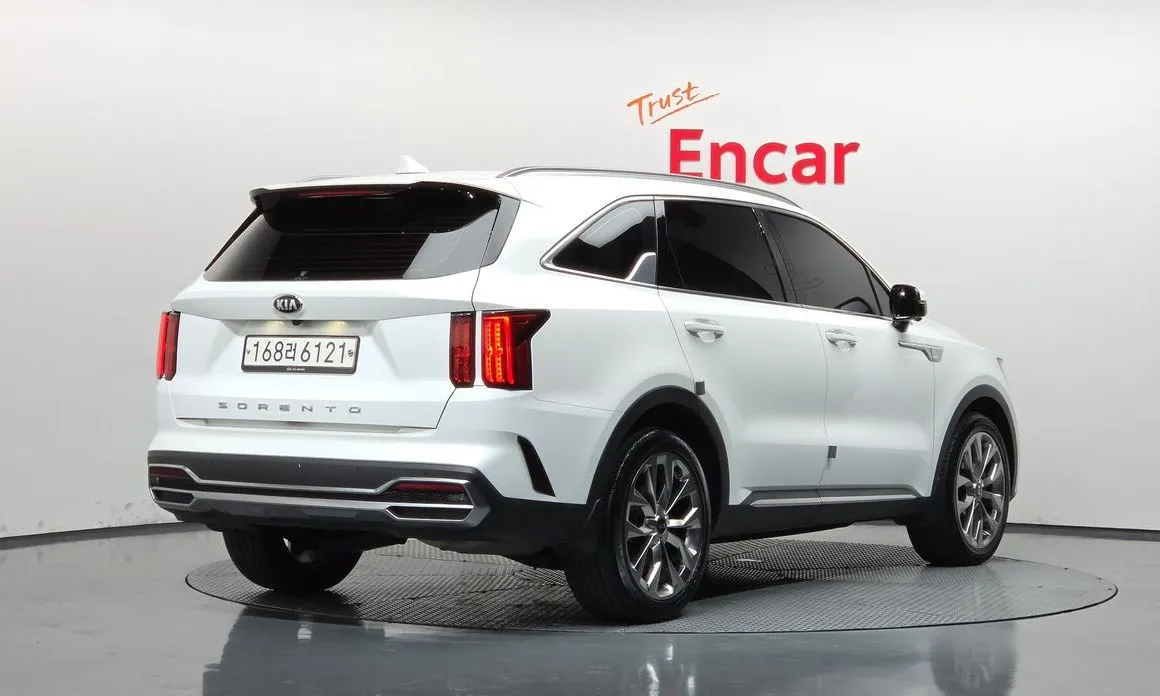 Kia Sorento — фото 7