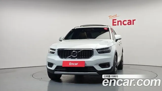 Volvo XC40 — фото 4