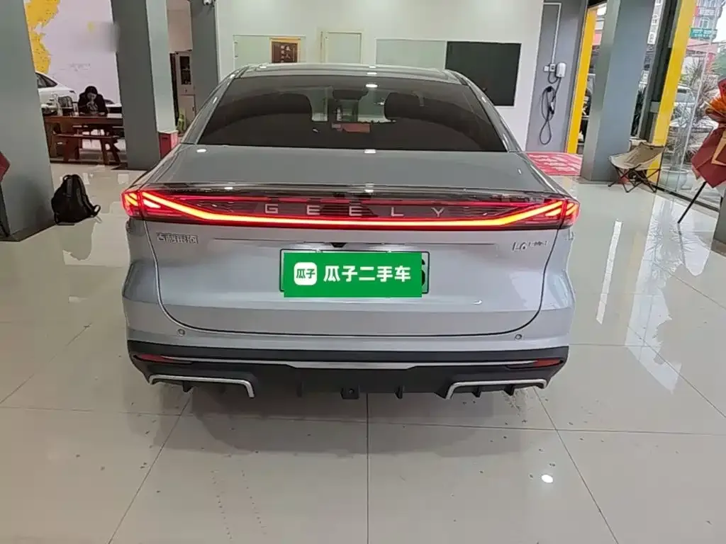 Geely Galaxy L6 — фото 4