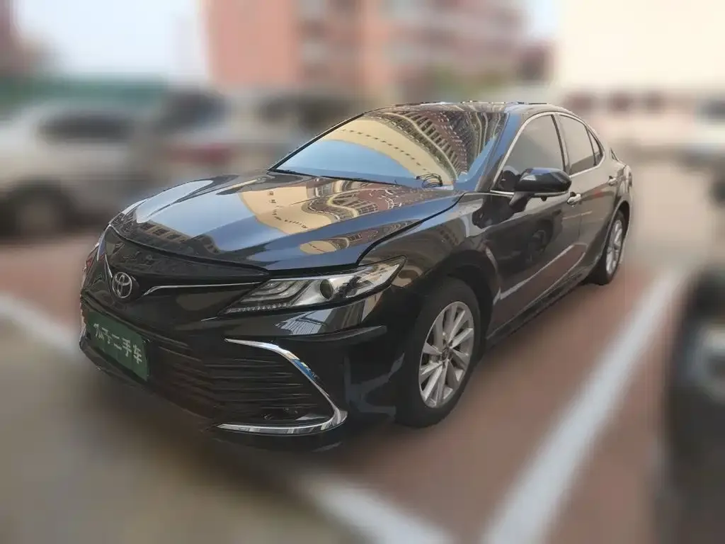 Toyota Camry — фото 7
