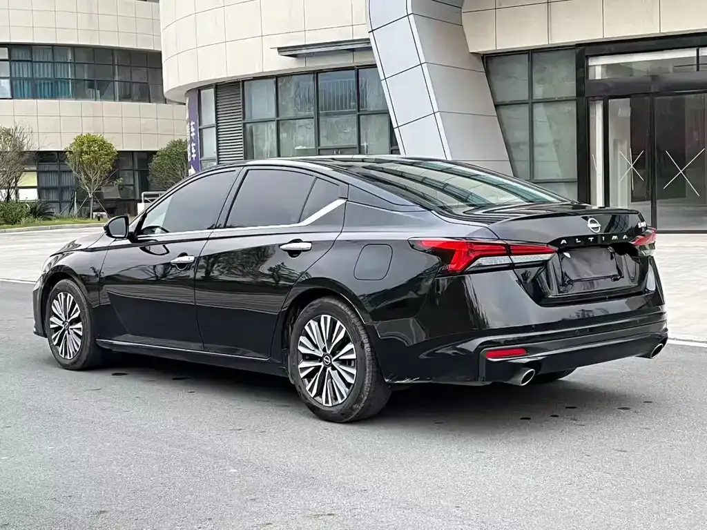 Nissan Teana — фото 2