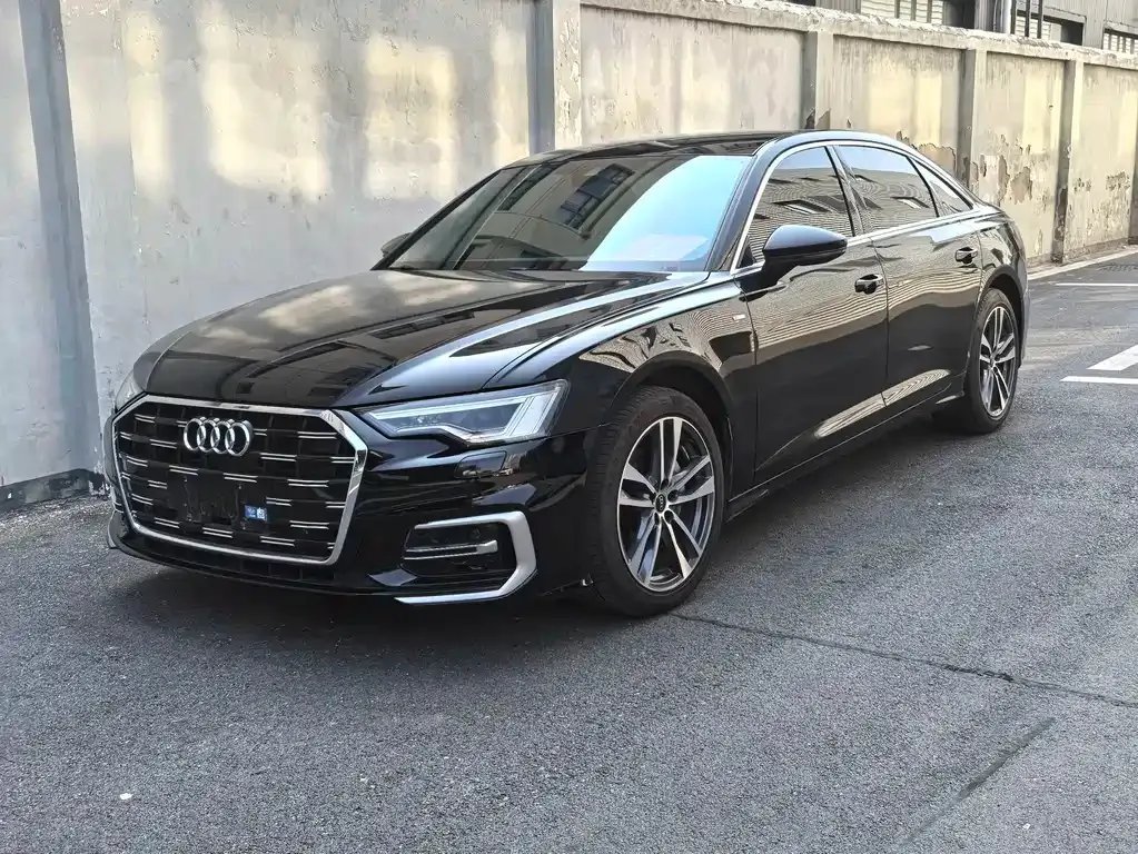 Audi A6L — фото 1