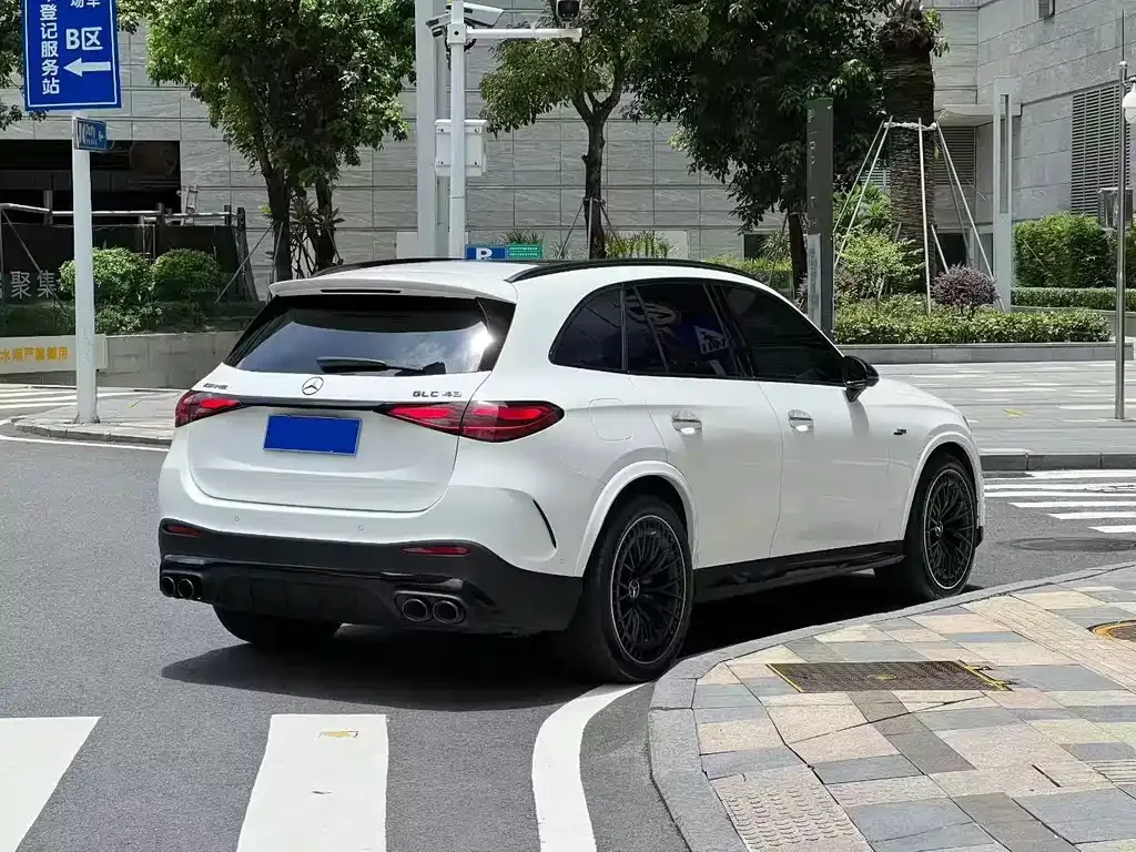 Mercedes-Benz GLC AMG — фото 9