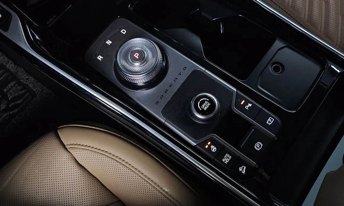 Kia Sorento — фото 9