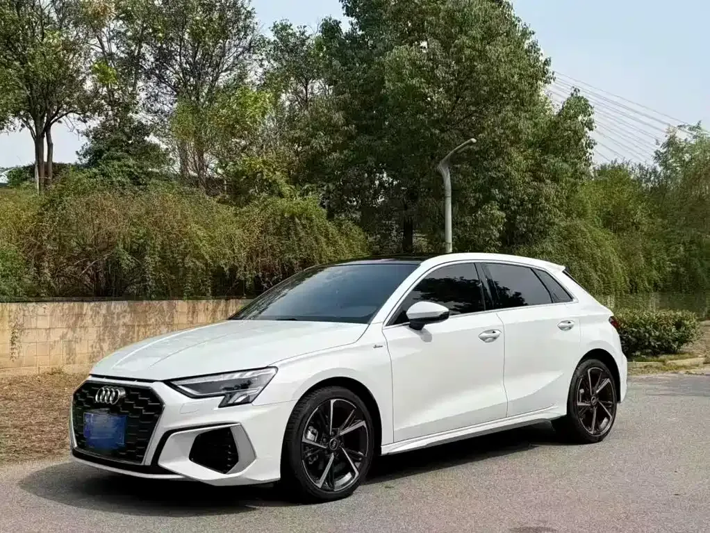 Audi A3 — фото 1