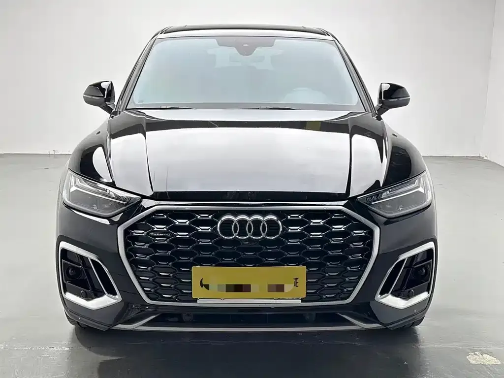 Audi Q5L Sportback — фото 5