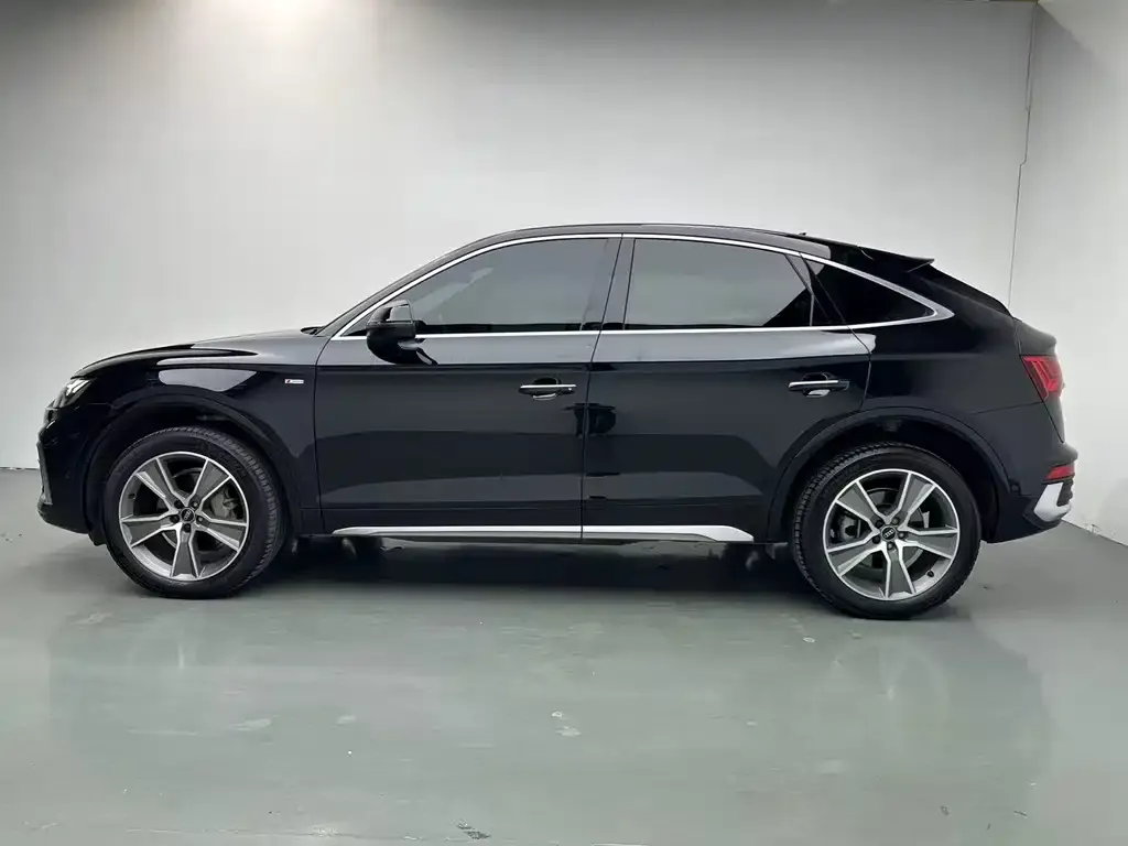 Audi Q5L Sportback — фото 7