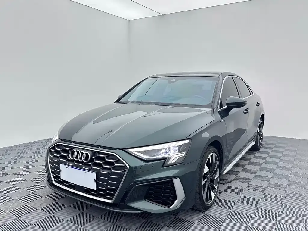Audi A3 — фото 1