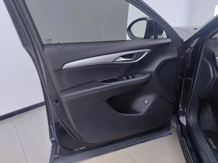 Buick Envision Plus — фото 4