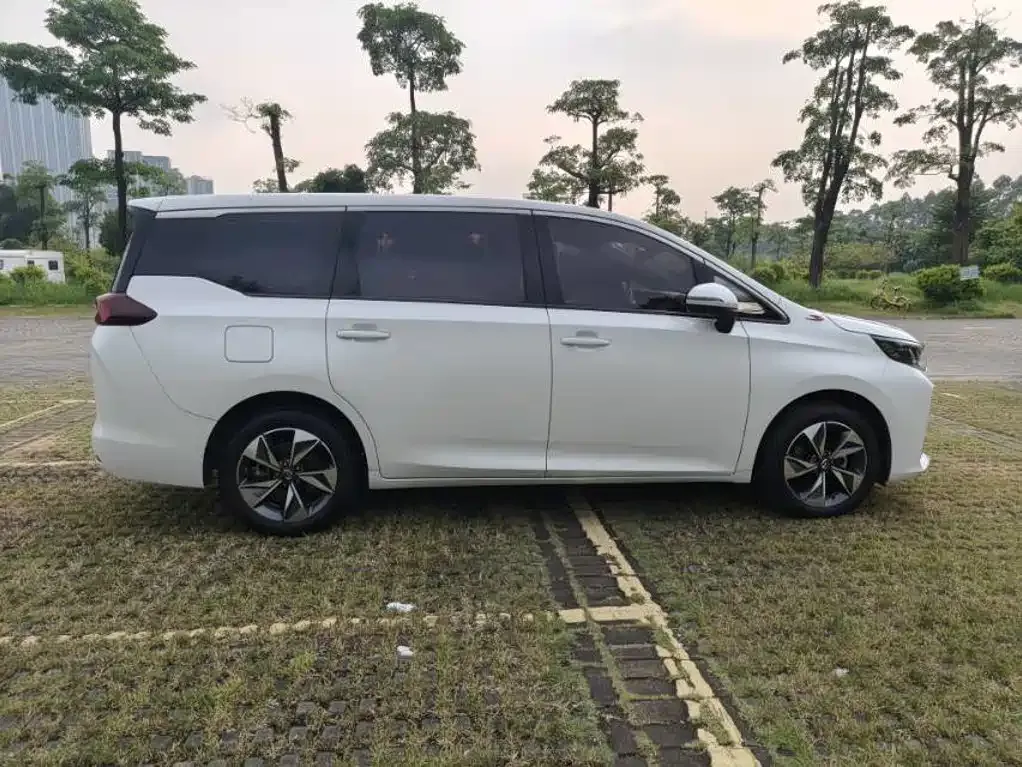GAC Motor Trumpchi M6 — фото 10