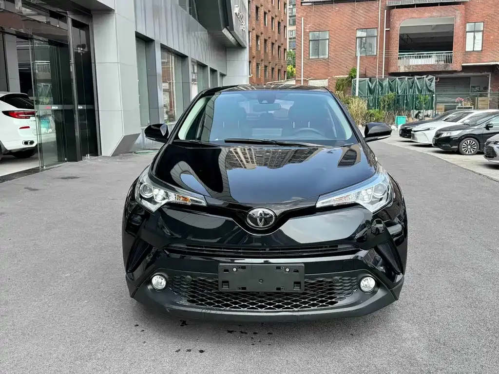Toyota C-HR — фото 8