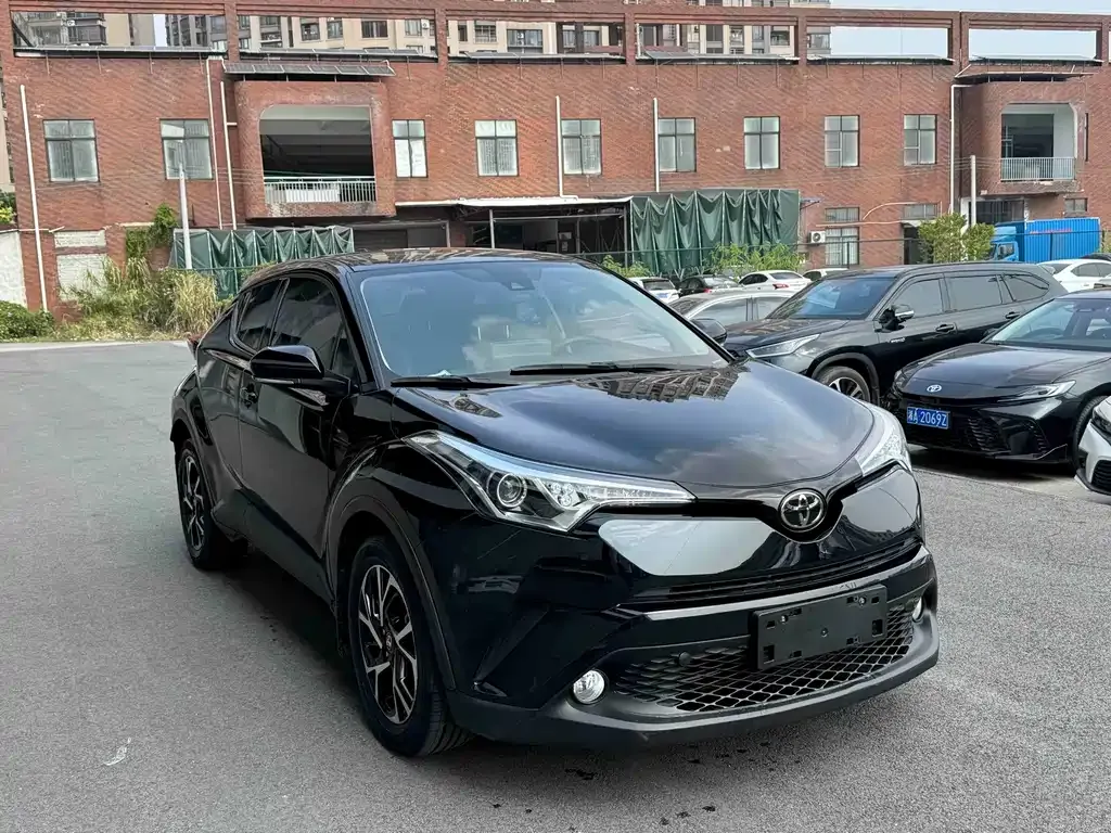 Toyota C-HR — фото 6