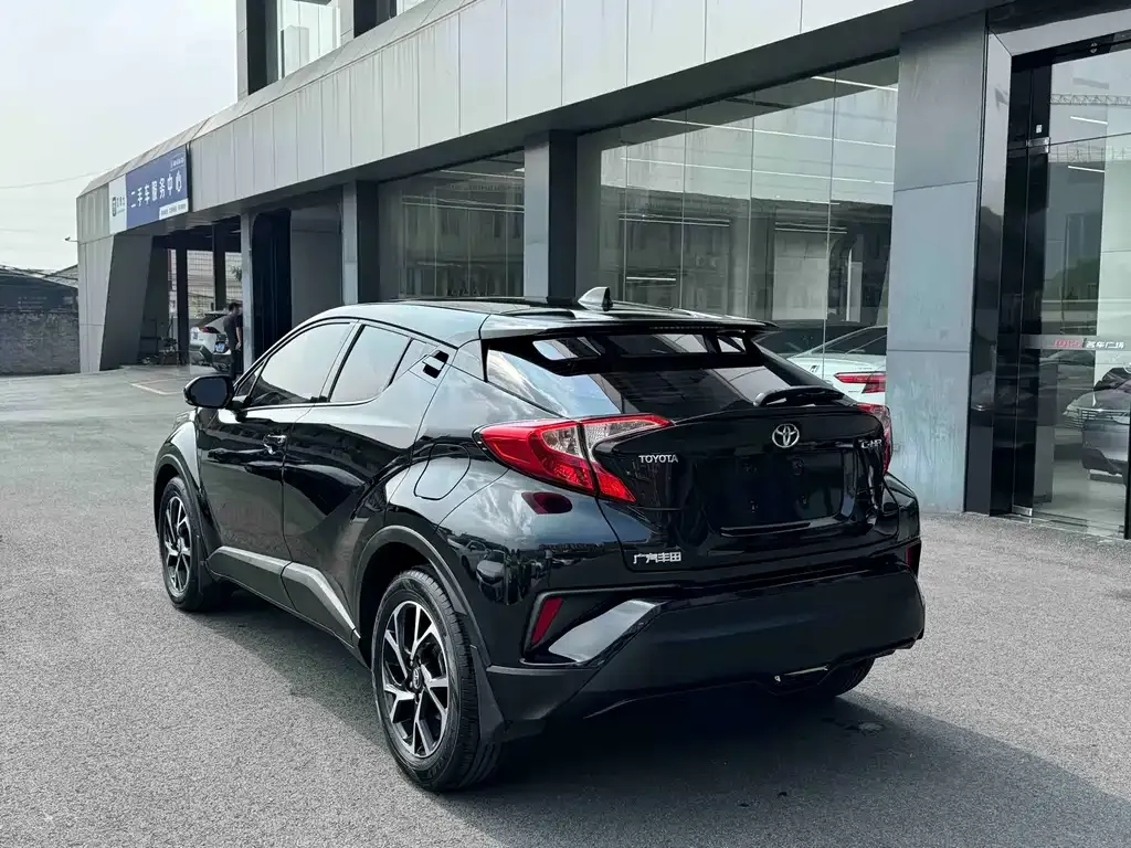 Toyota C-HR — фото 3