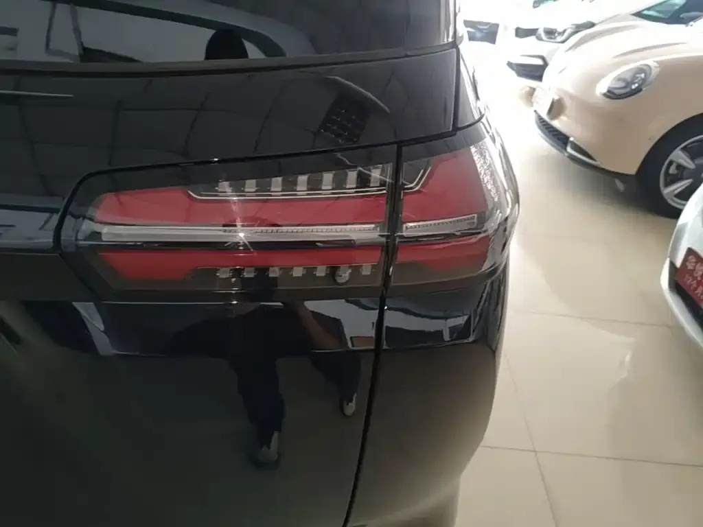 Wuling Xingguang 730 New Energy — фото 2