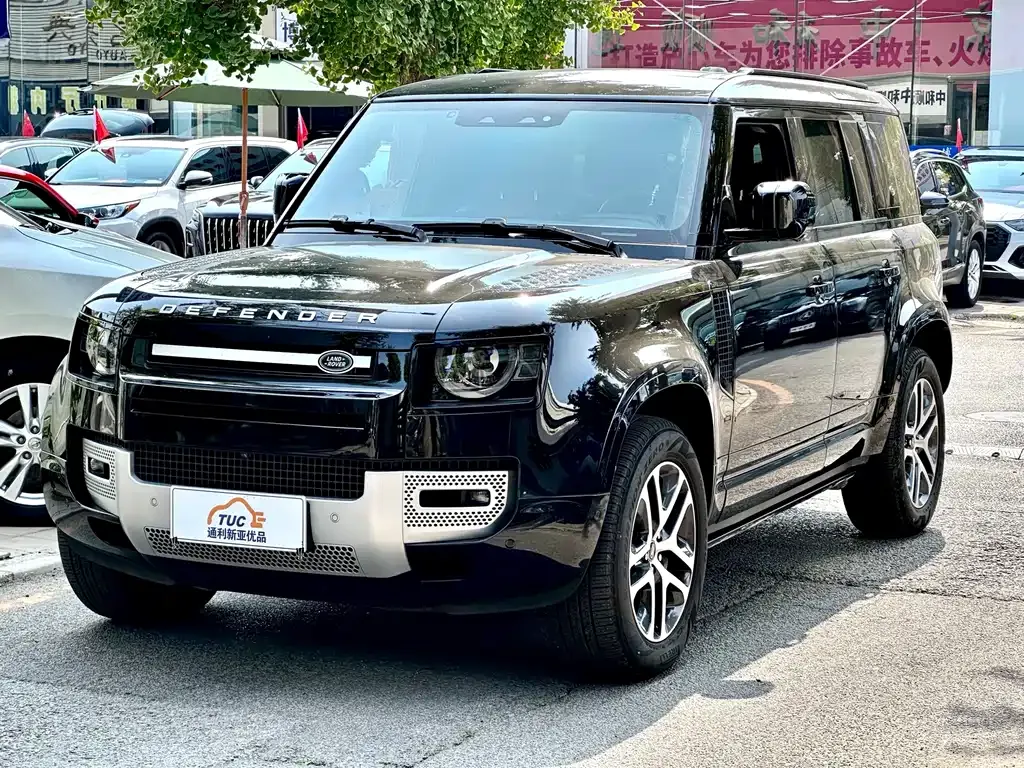Land Rover Defender — фото 1