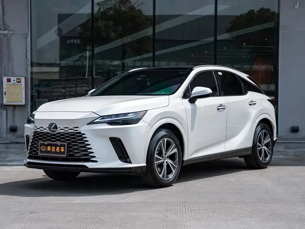 Lexus RX — фото 1