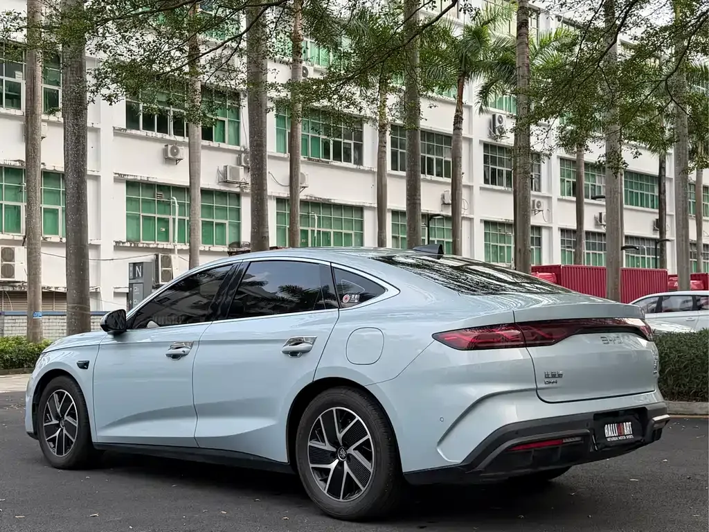 BYD Qin L — фото 10