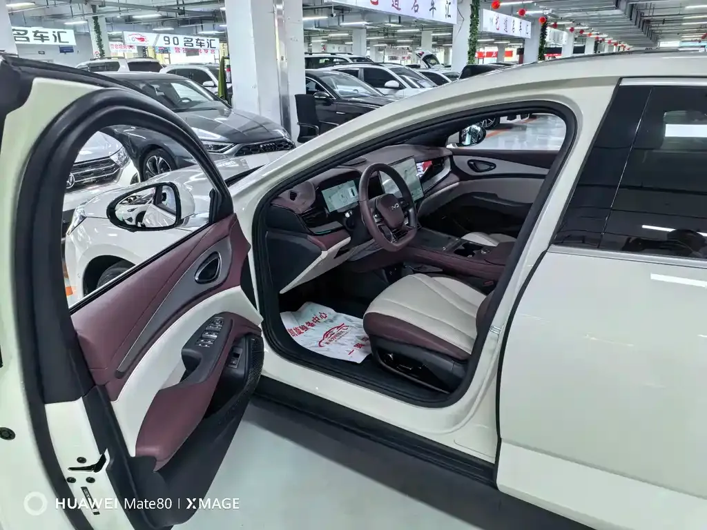 BYD Seal 07 DM-i — фото 10