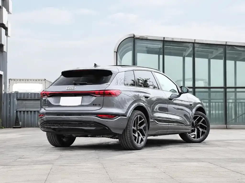 Audi Q6L e-tron — фото 5
