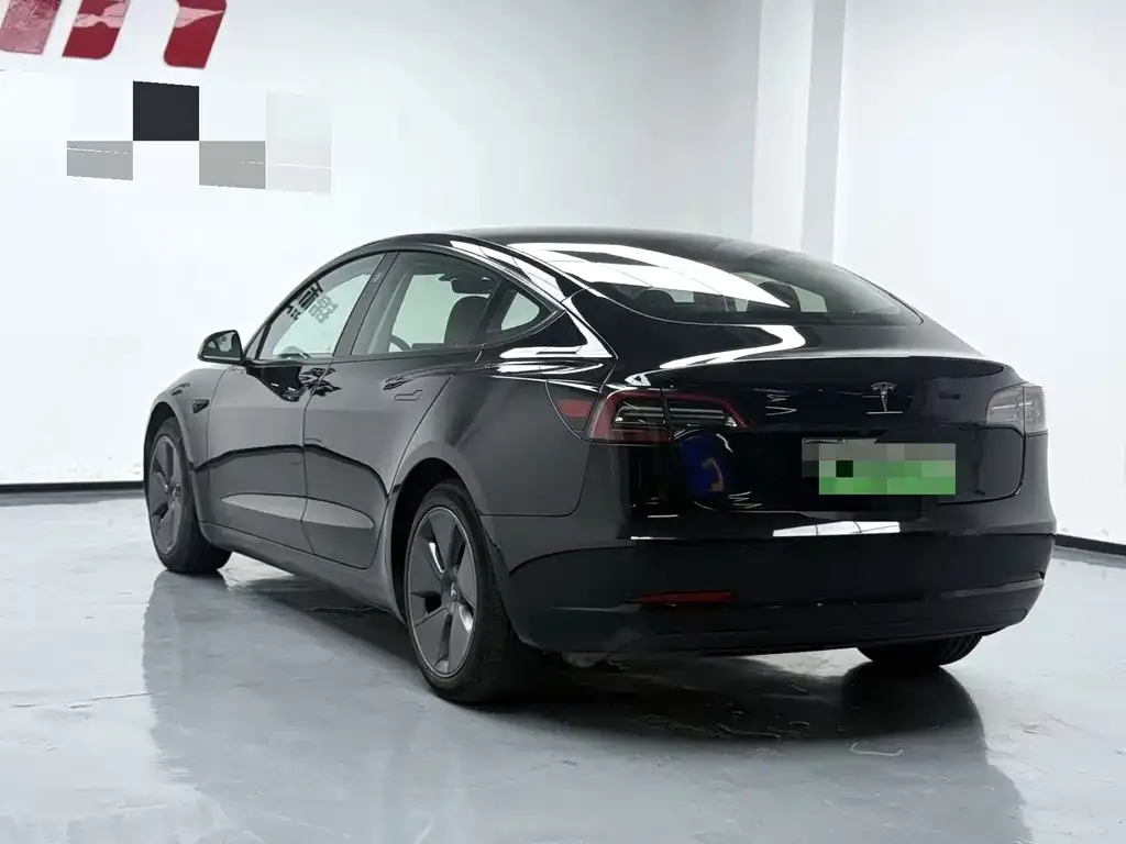 Tesla Model 3 — фото 8