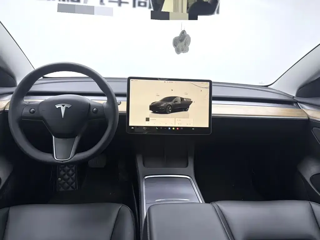 Tesla Model 3 — фото 4