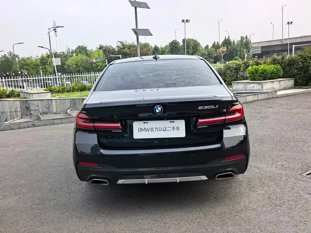 BMW 5 Series — фото 10