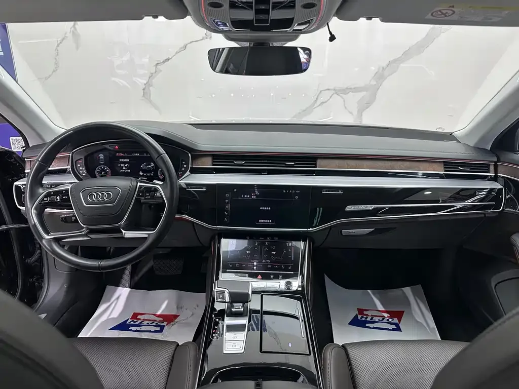 Audi A8 — фото 7