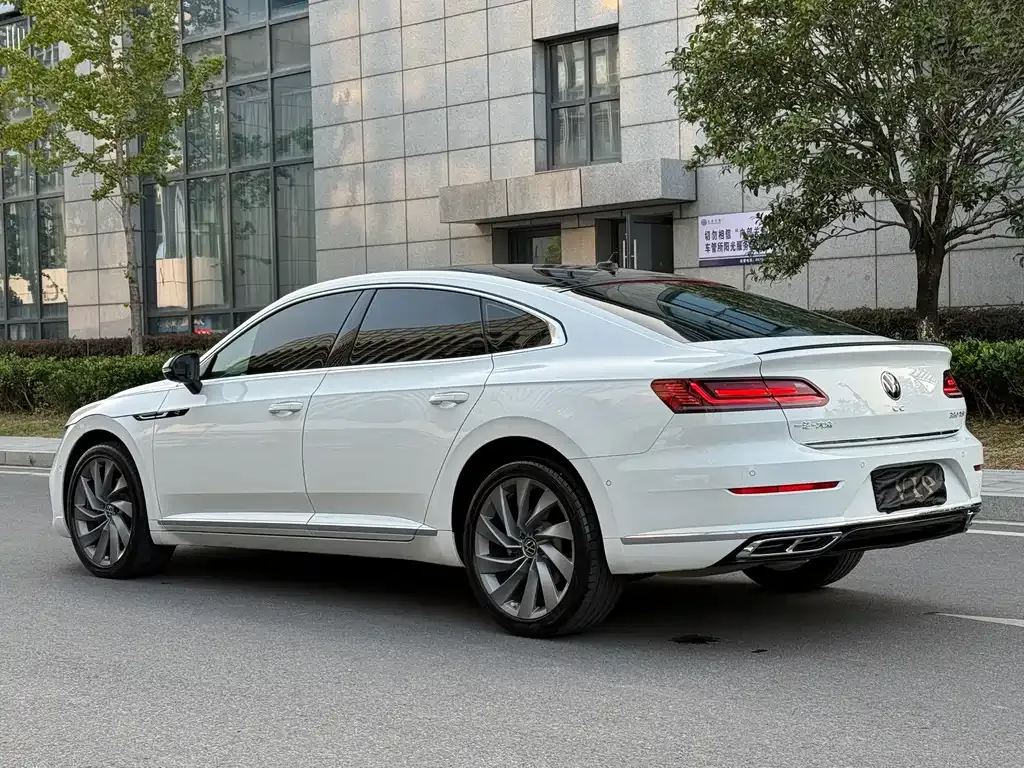 Volkswagen CC — фото 10