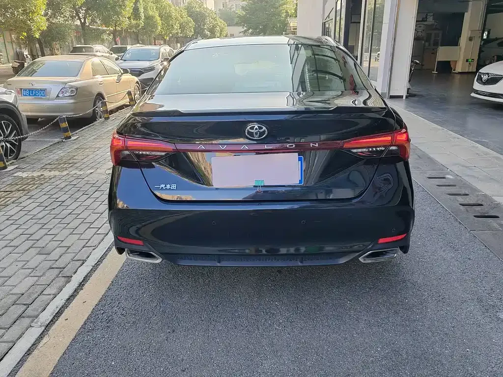 Toyota Avalon — фото 9