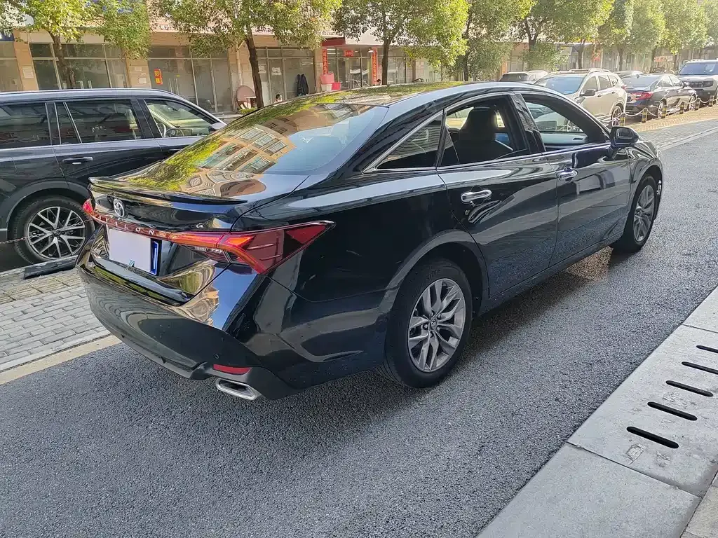 Toyota Avalon — фото 10