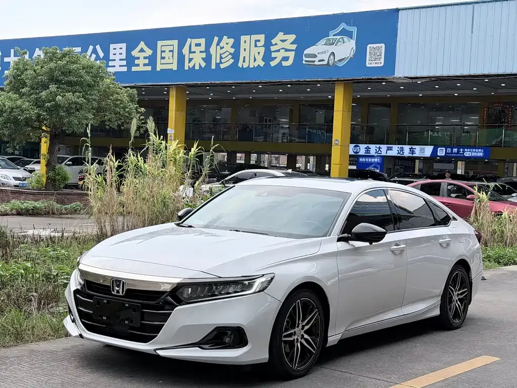 Honda Accord — фото 1