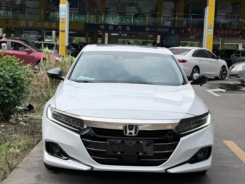 Honda Accord — фото 8